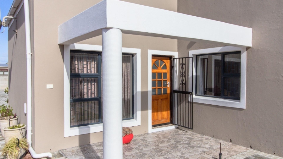 3 Bedroom Property for Sale in Franskraal Western Cape